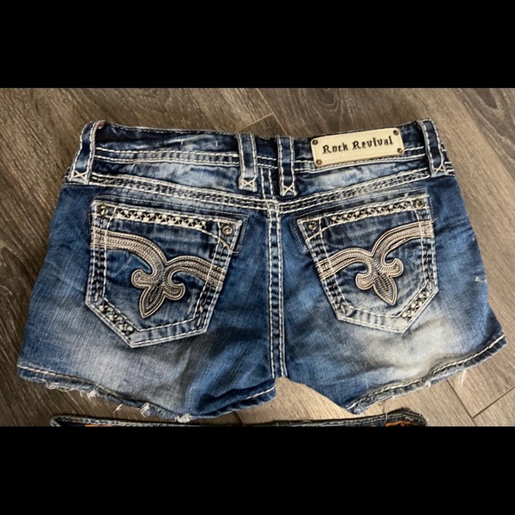 ✨SOLD✨Rock Revival Short Bundle - Picture 4 of 11